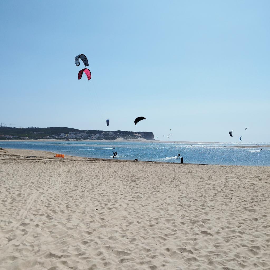 Leijalautailijoita Foz do Arelhossa | Road trip Portugalissa: Rannikkomaisemia, Tomar ja Coimbra | Elämää Nomadina