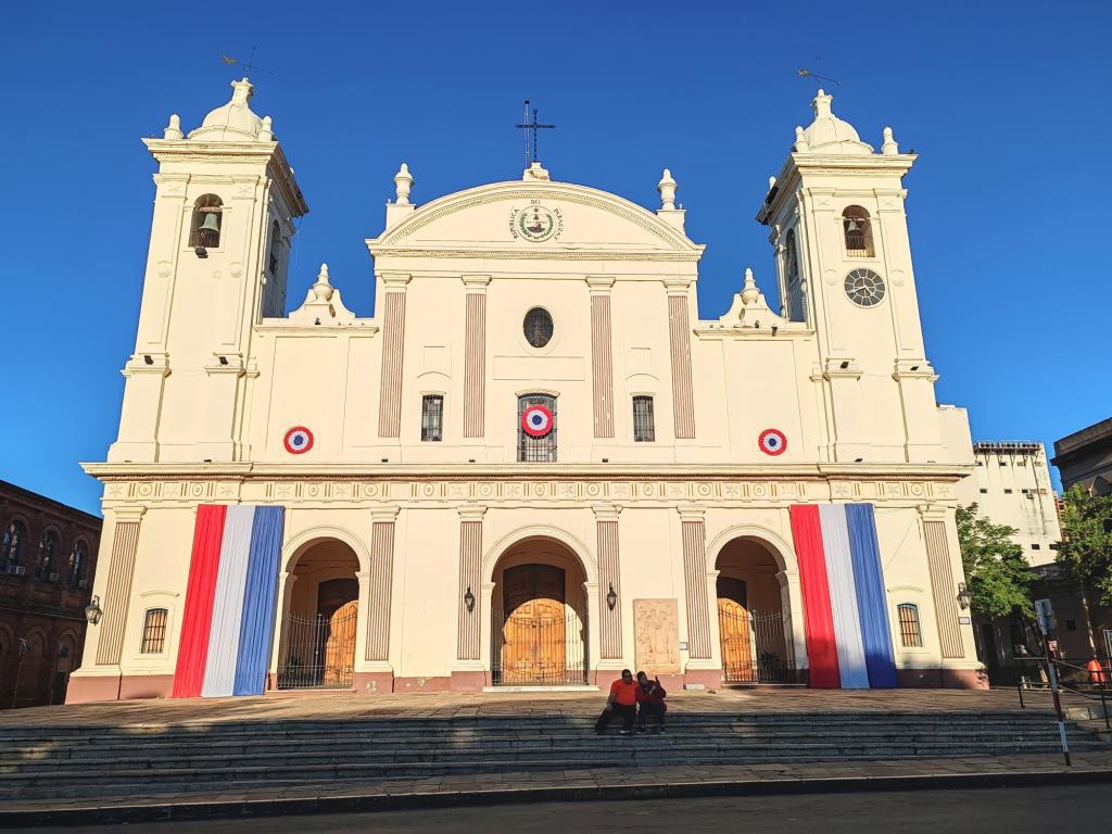 Catedral Metropolitana Nuestra Señora de la Asunción | Paraguay | Elämää Nomadina matkablogi