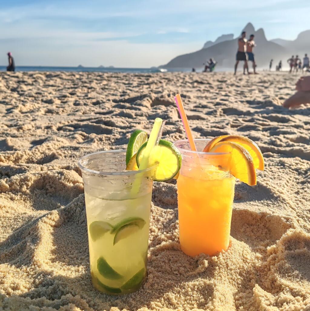 Drinkit Ipanemalla, Rio de Janeiro, Brasilia | Itacarén rannoilta Rio de Janeiroon ja São Pauloon | Elämää Nomadina