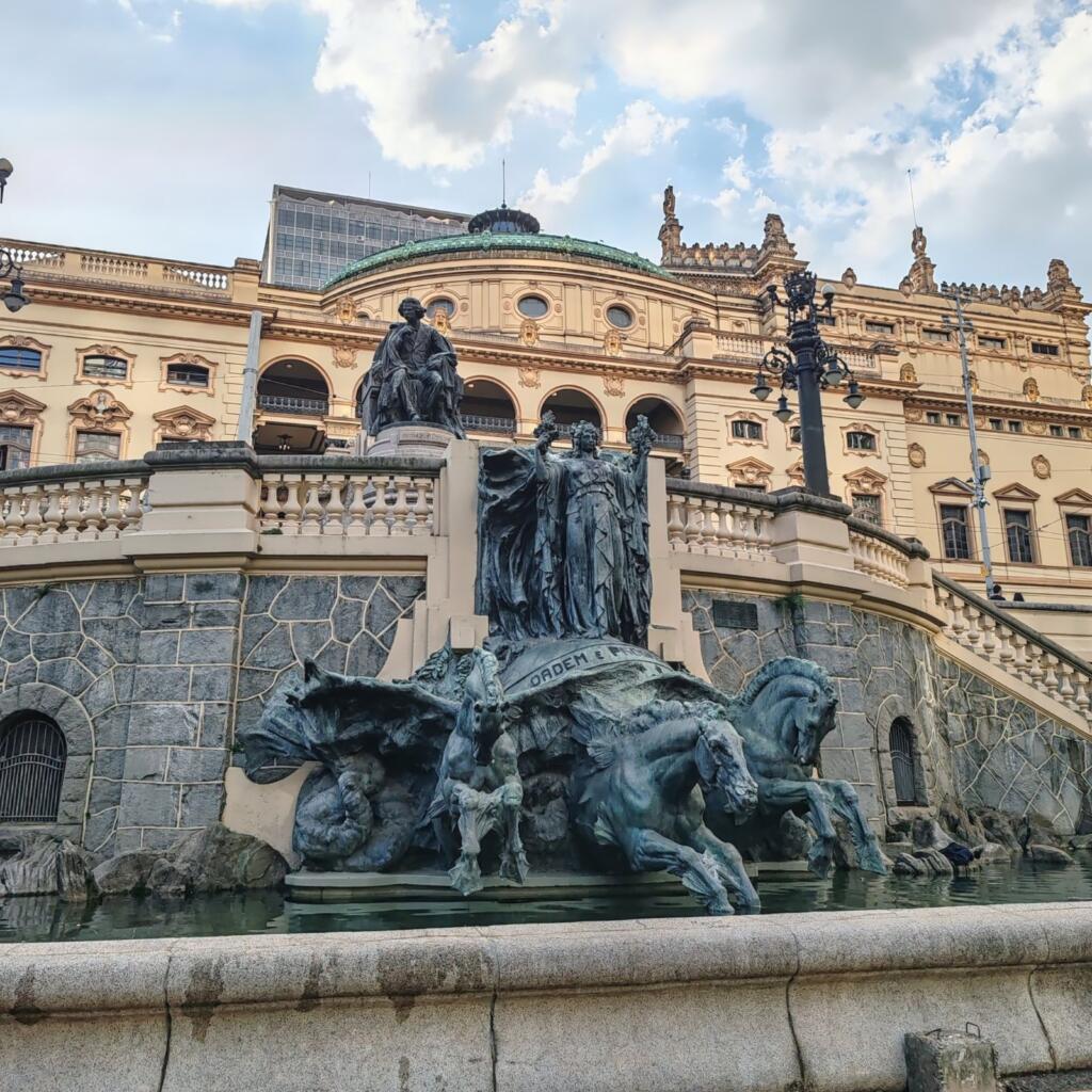 Theatro Municipal, São Paulo, Brasilia | Itacarén rannoilta Rio de Janeiroon ja São Pauloon | Elämää Nomadina