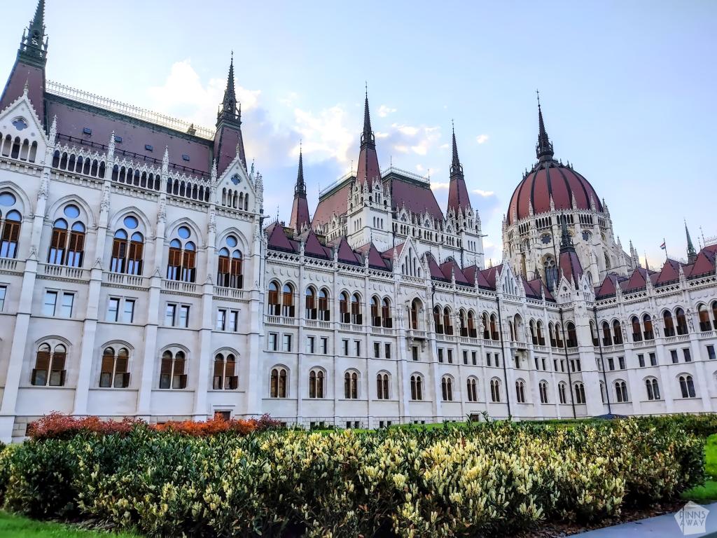 Unkarin parlamenttitalo | Koiravahteina hurmaavassa Budapestissa | Elämää Nomadina blogi