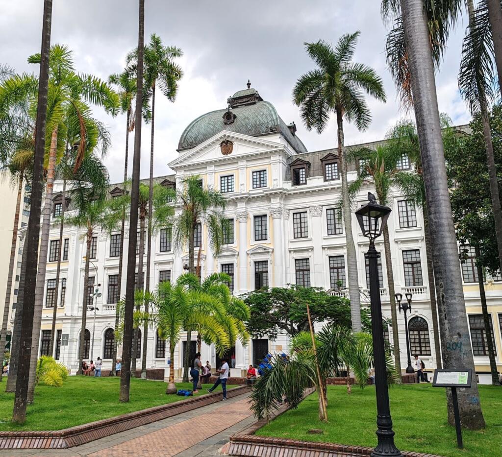 Elämää Nomadina - Seikkailu Kolumbiassa vei suurkaupungeista rantakohteisiin Elämää Nomadina - Cali Colombia 04