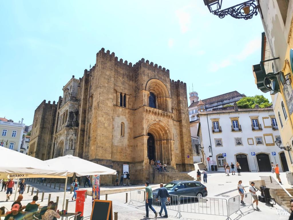 Coimbran vanha katedraali | Road trip Portugalissa: Rannikkomaisemia, Tomar ja Coimbra | Elämää Nomadina