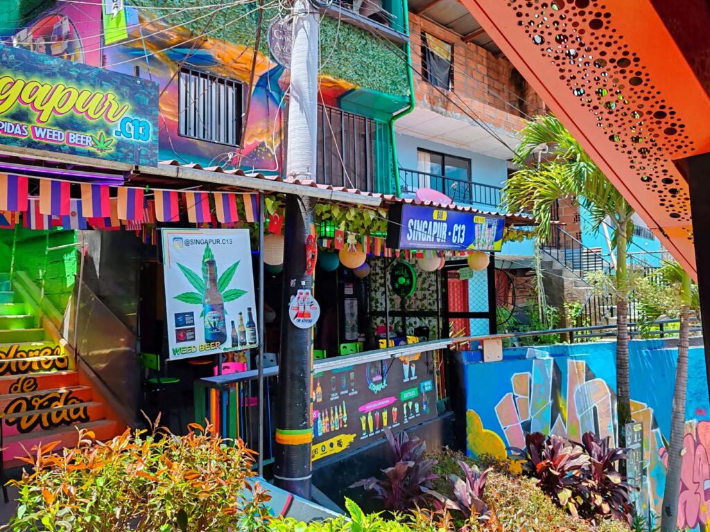 Elämää Nomadina - Seikkailu Kolumbiassa vei suurkaupungeista rantakohteisiin Comuna 13, Medellin | Kolumbia | Elämää Nomadina blogi
