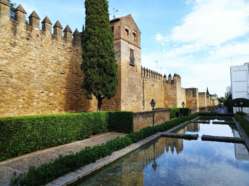 Cordoban muureja | Road trip Espanjasta Portugaliin | Elämää Nomadina