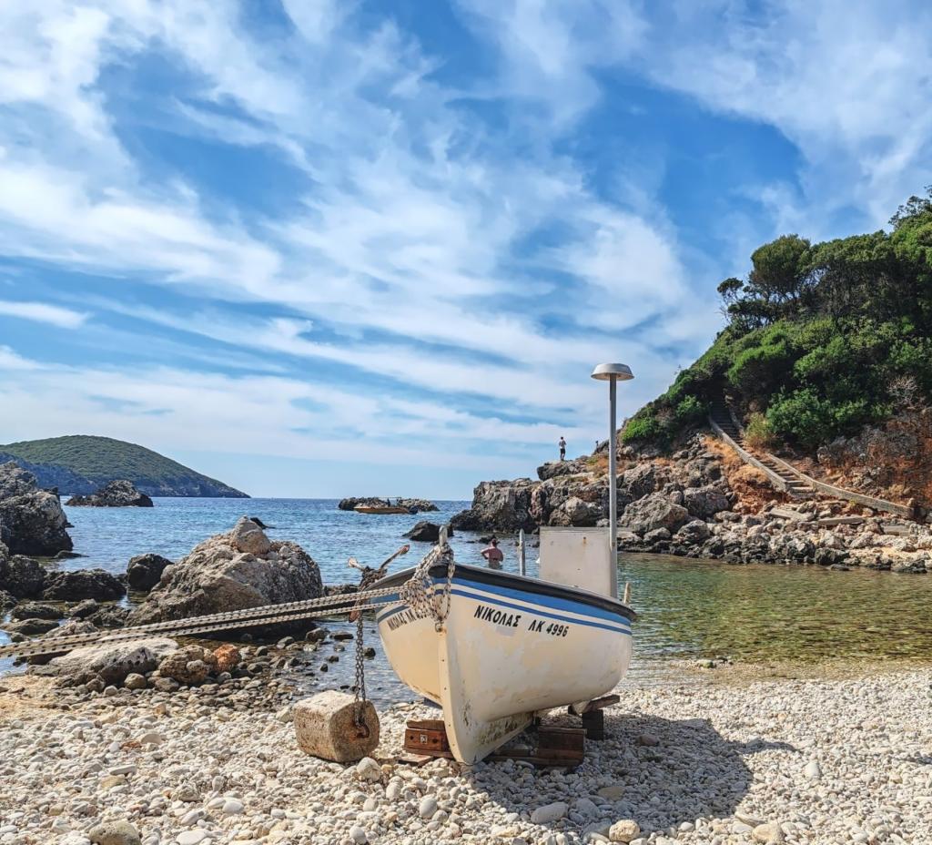 Limni Beach, K Korfu | Autolla Euroopassa: Korfu ja Thessaloniki Kreikassa | Elämää Nomadina