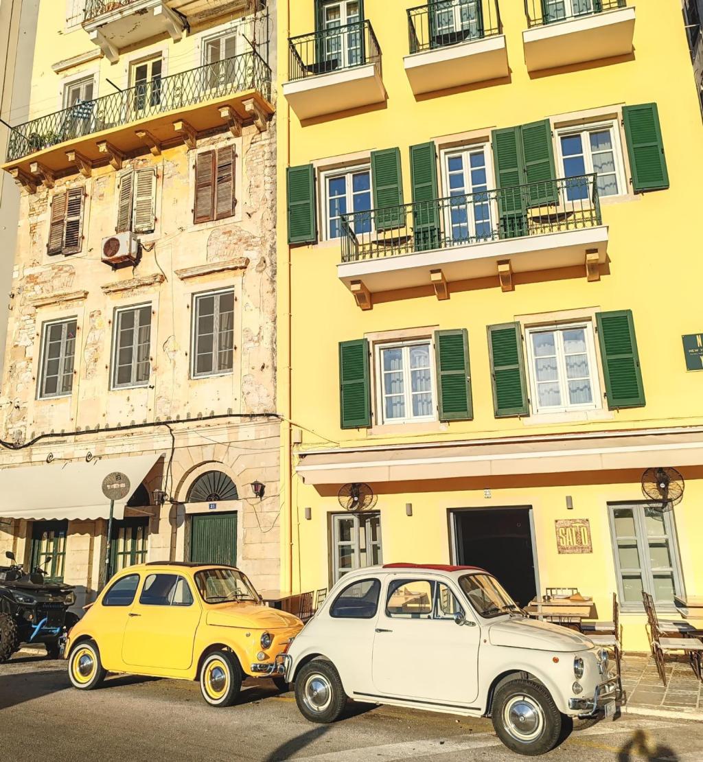 Katumaisema Korfun vanhasta keskustasta | Autolla Euroopassa: Korfu ja Thessaloniki Kreikassa | Elämää Nomadina