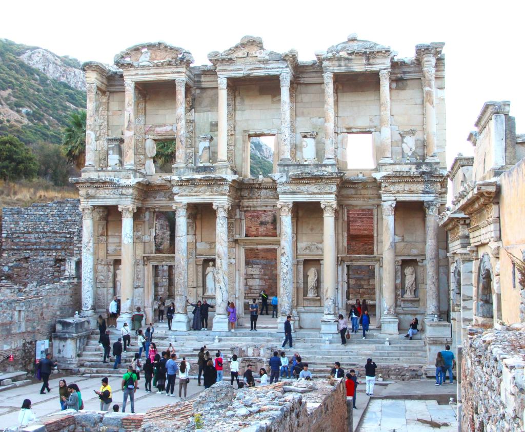 Celsuksen kirjasto, Efesos | Road trip Turkissa | Elämää Nomadina