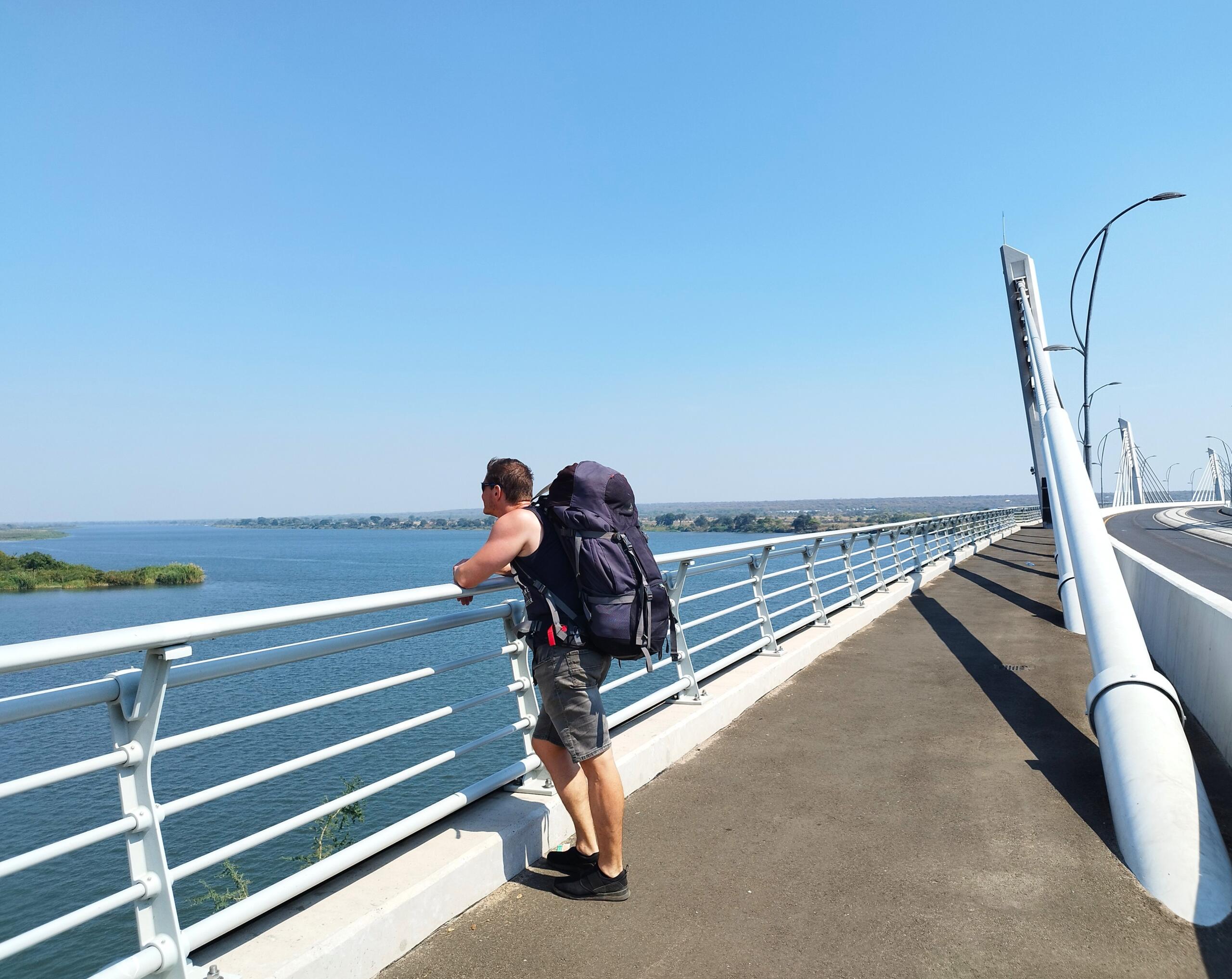 Elämää Nomadina - Venesafari Chobe-joella Botswanassa Elämää Nomadina - Kazungula Bridge scaled