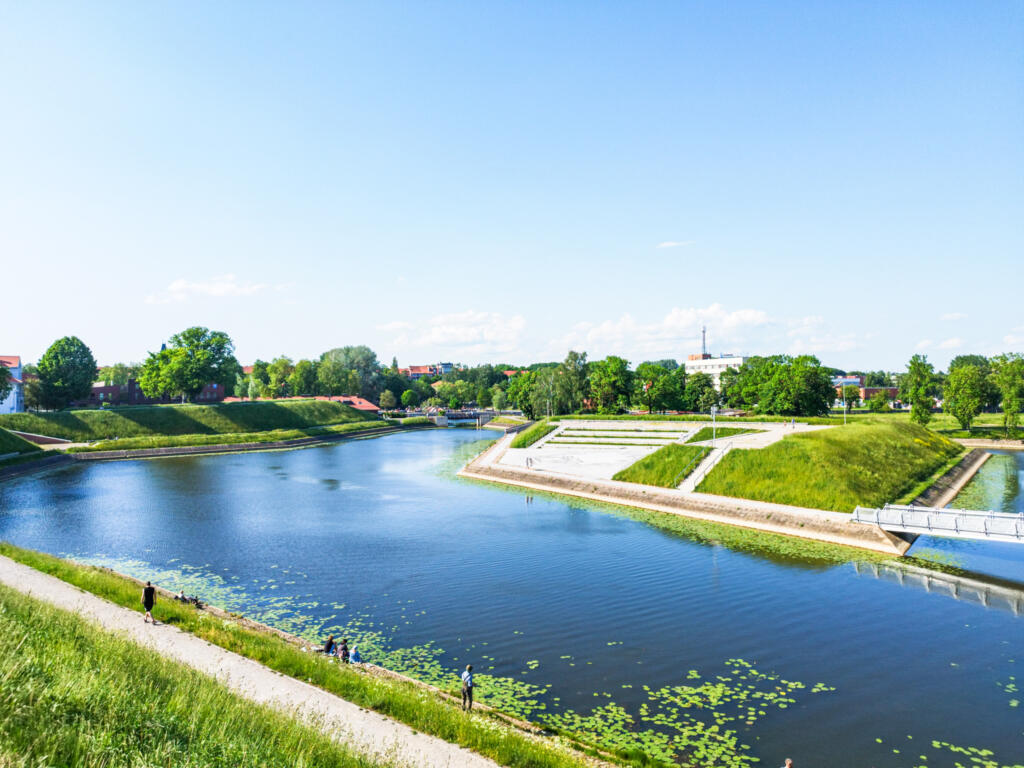 Jono kalnelis puisto, Klaipeda | Euroopan road trip: Halki Baltian rannikon kautta | Elämää Nomadina blogi