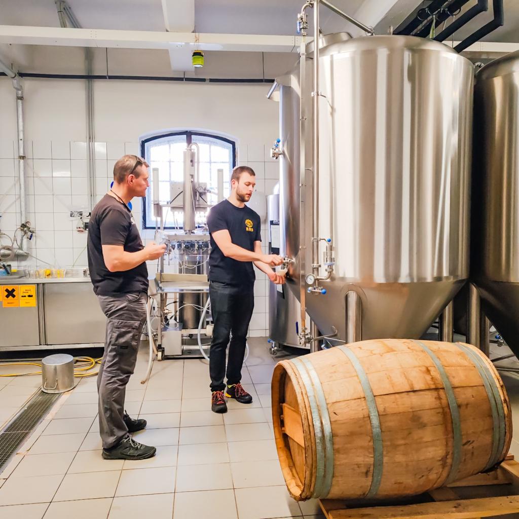 Elämää Nomadina - Syksyinen road trip Romaniasta Slovenian kautta Ranskaan Kos-panimolla Tsekin Brnossa | Syksyinen pakumatka halki Euroopan | Elämää Nomadina