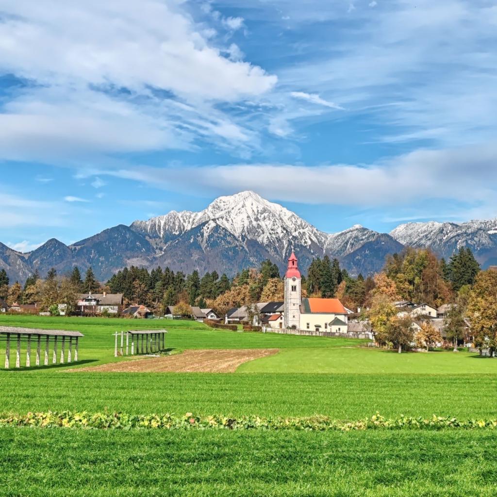 Elämää Nomadina - Syksyinen road trip Romaniasta Slovenian kautta Ranskaan Kranj, Slovenia | Syksyinen pakumatka halki Euroopan | Elämää Nomadina