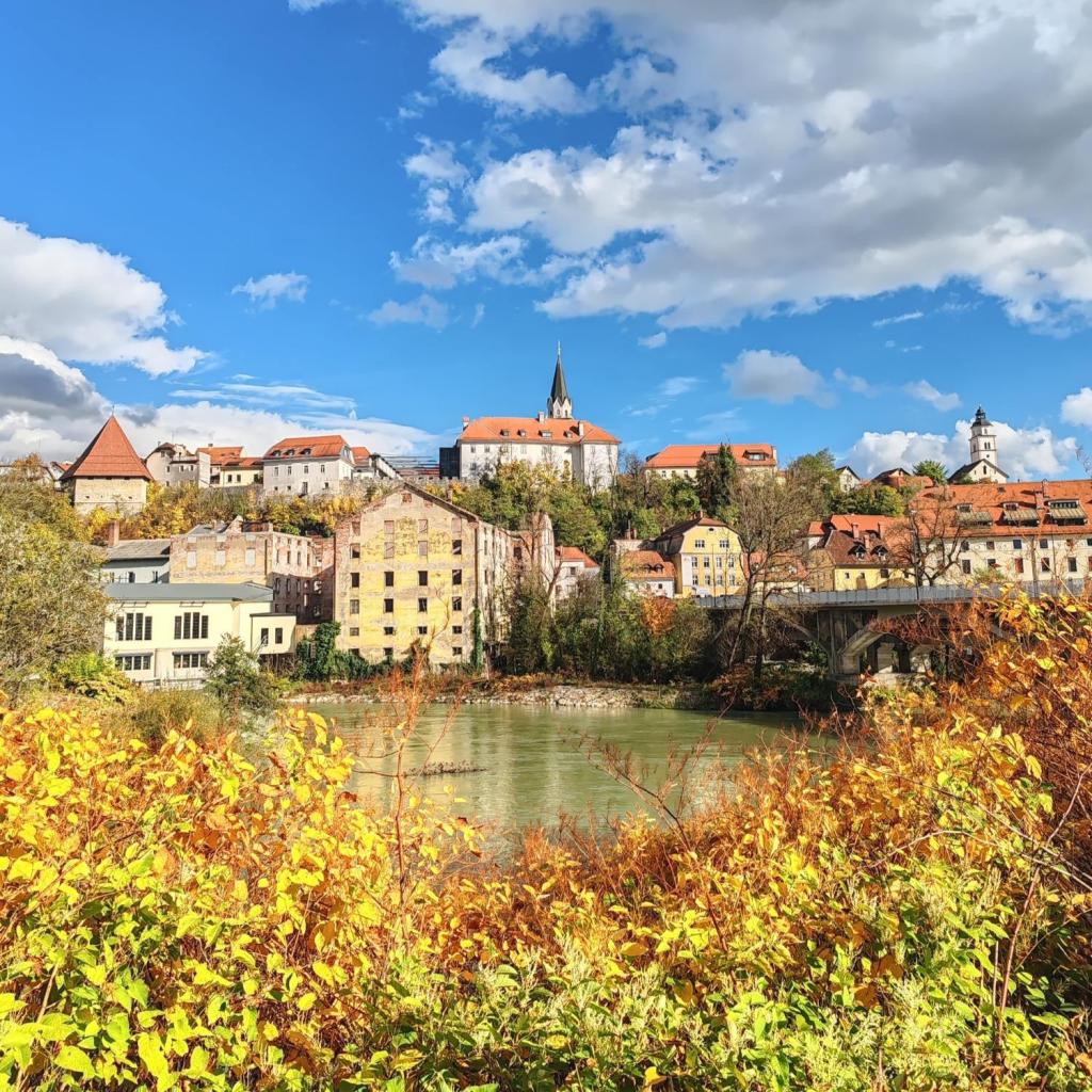 Elämää Nomadina - Syksyinen road trip Romaniasta Slovenian kautta Ranskaan Kranj, Slovenia | Syksyinen pakumatka halki Euroopan | Elämää Nomadina