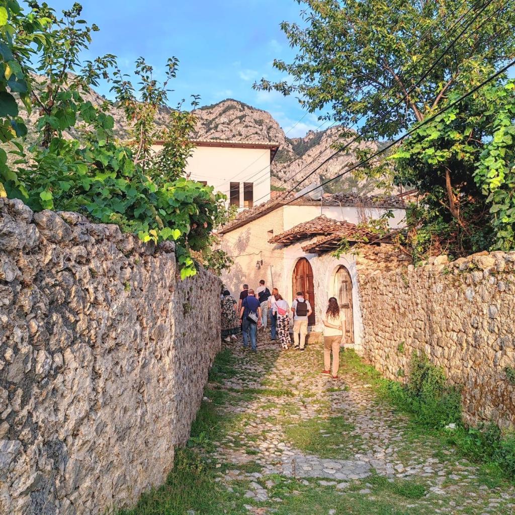 Krujan linnoitus | Albania: Kruja, Tirana ja rannikkoa | Elämää Nomadina