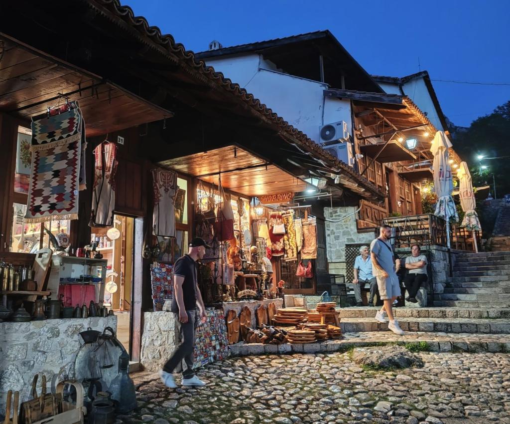 Krujan linnoitus | Albania: Kruja, Tirana ja rannikkoa | Elämää Nomadina
