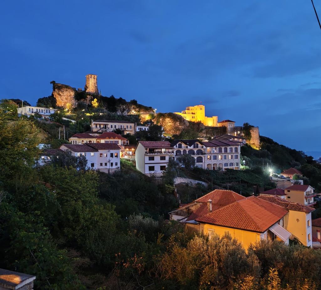 Krujan linnoitus | Albania: Kruja, Tirana ja rannikkoa | Elämää Nomadina