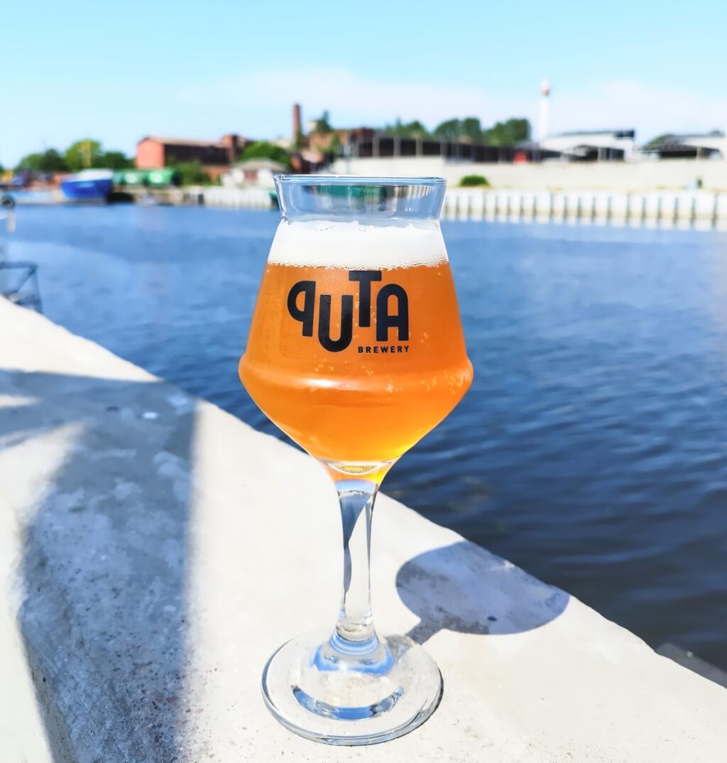 Puta-panimon olut Liepajassa | Euroopan road trip: Halki Baltian rannikon kautta | Elämää Nomadina blogi