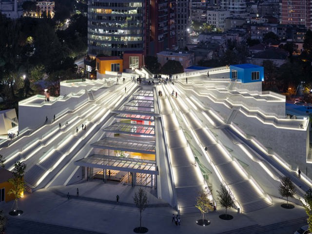MVRDV Pyramid of Tirana 8 © Ossip van Duivenbode | Albania: Kruja, Tirana ja rannikkoa | Elämää Nomadina