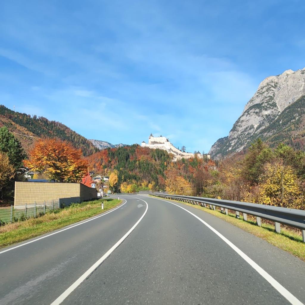 Elämää Nomadina - Syksyinen road trip Romaniasta Slovenian kautta Ranskaan Syysmaisema Itävallassa | Syksyinen pakumatka halki Euroopan | Elämää Nomadina