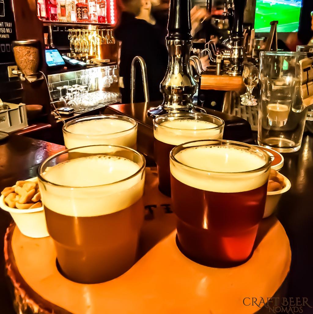 Maistelulautanen Real Ale pubissa Krakovassa | Elämää Nomadina blogi