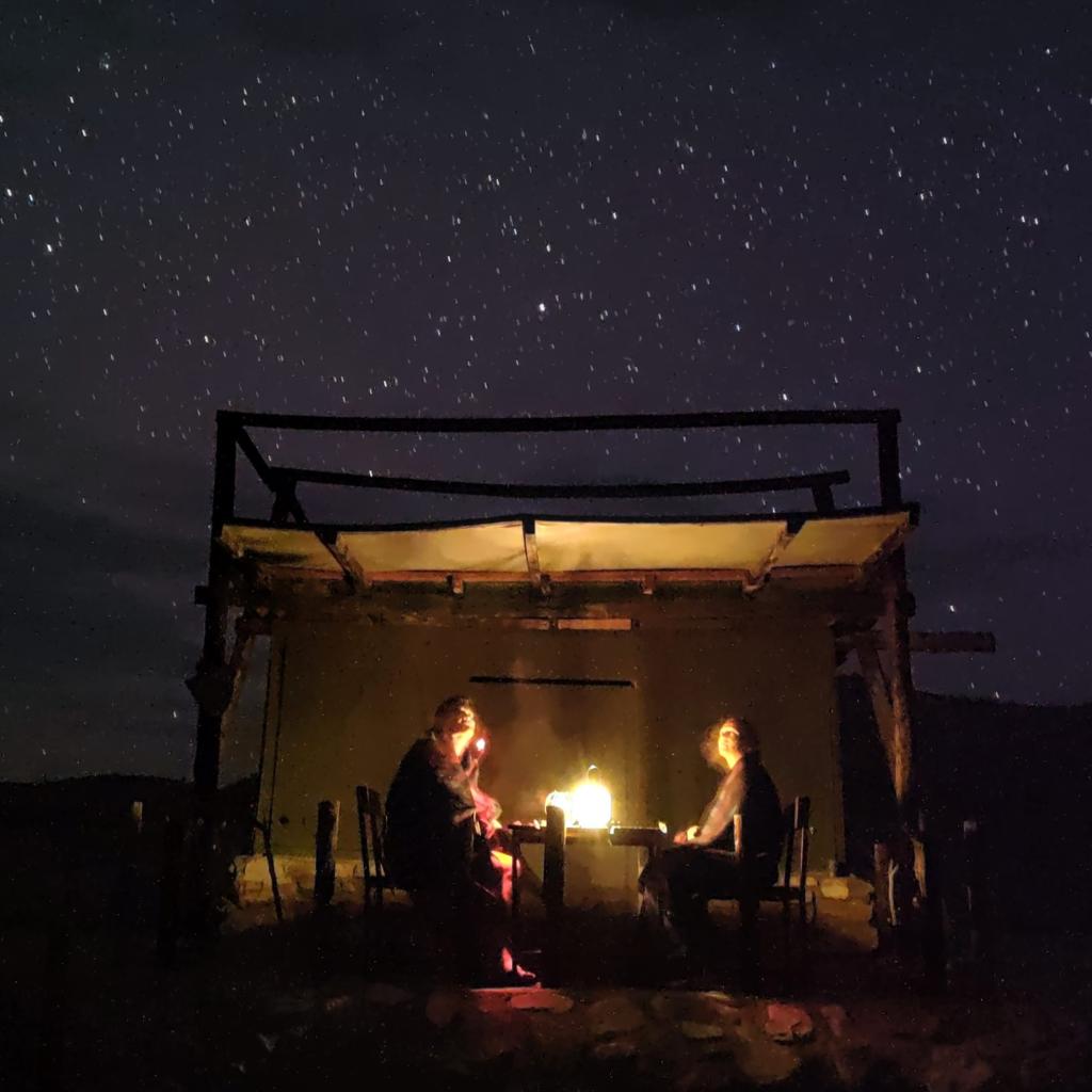 Elämää Nomadina - Road trip Namibiassa vei aavikolle ja rannikkomaisemiin Tähtitaivas, Camp Gecko, Namibin autiomaa | Road trip Namibiassa | Elämää Nomadina blogi