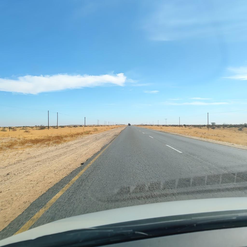 Elämää Nomadina - Road trip Namibiassa vei aavikolle ja rannikkomaisemiin Autiomaamaisemaa | Road trip Namibiassa | Elämää Nomadina blogi