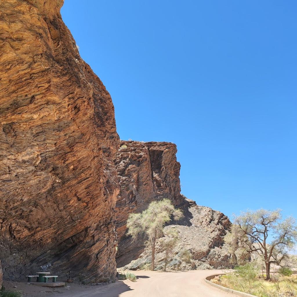 Elämää Nomadina - Road trip Namibiassa vei aavikolle ja rannikkomaisemiin Autiomaamaisemaa | Road trip Namibiassa | Elämää Nomadina blogi