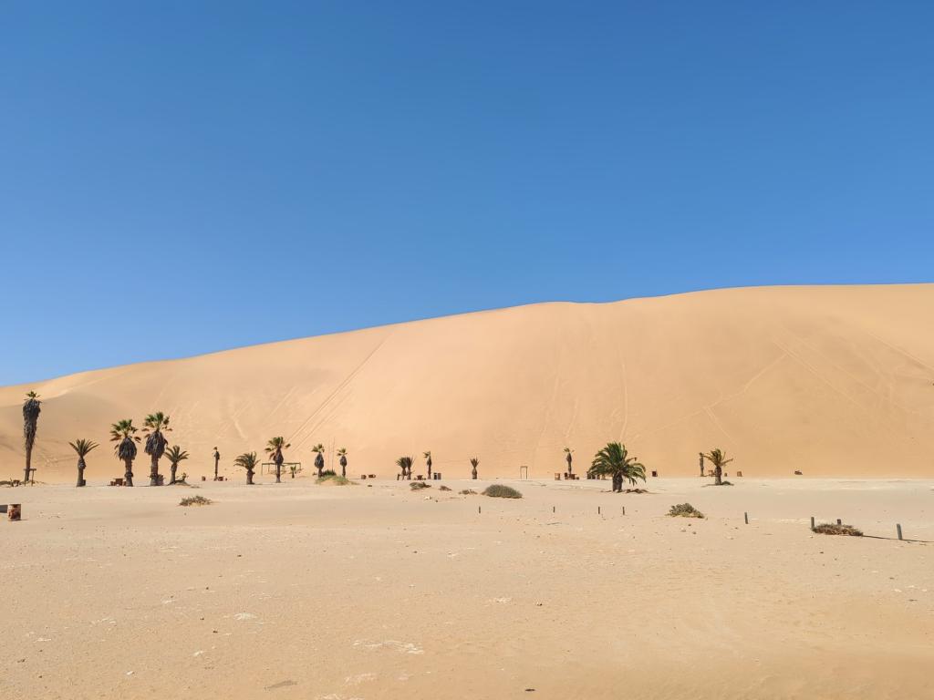 Elämää Nomadina - Road trip Namibiassa vei aavikolle ja rannikkomaisemiin Walvis Bay, Dune 7 | Road trip Namibiassa | Elämää Nomadina blogi