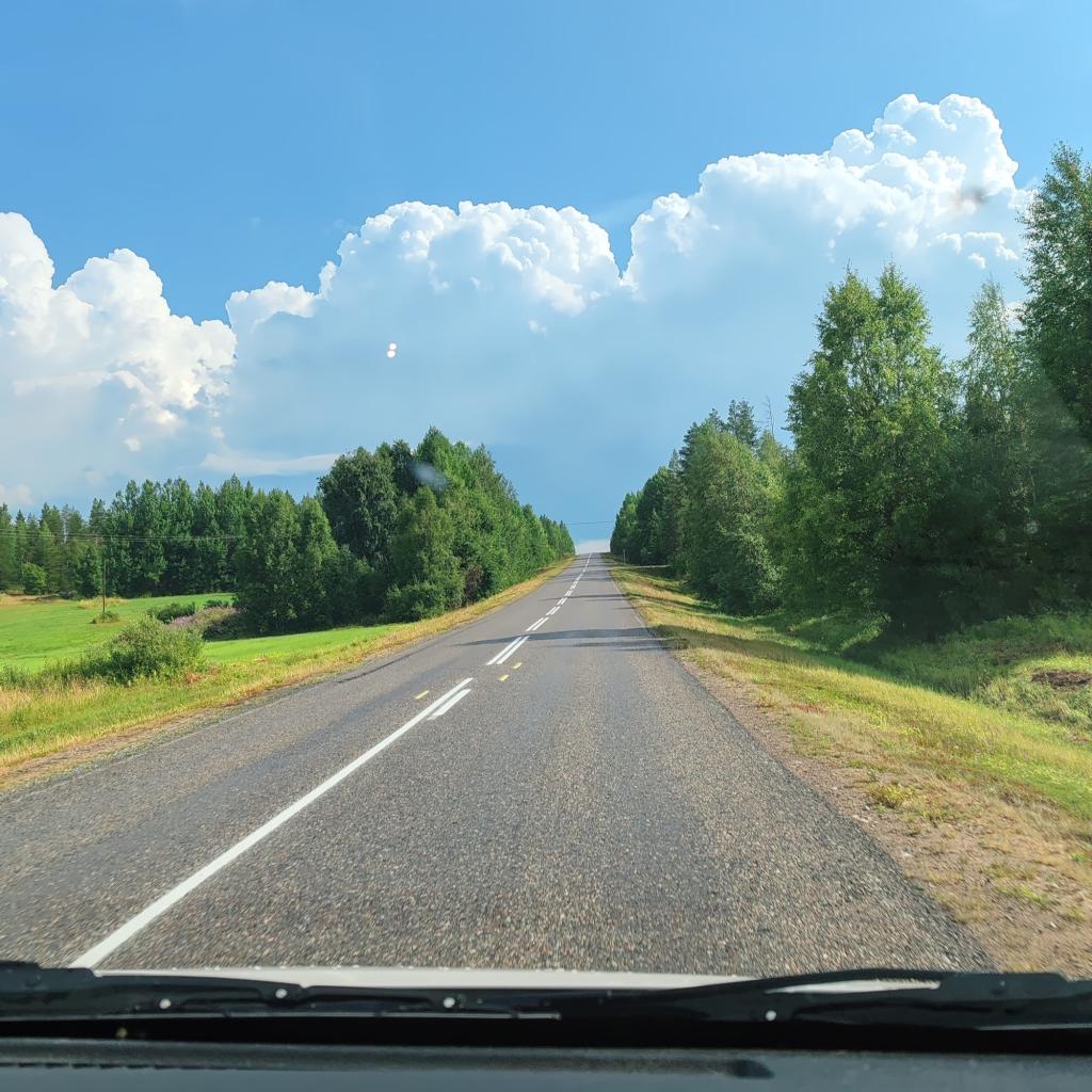 Automatkalta Aavasaksalta kohti Rovaniemeä | Kesäturistina Suomessa ja automatka halki Itä-Euroopan | Elämää Nomadina