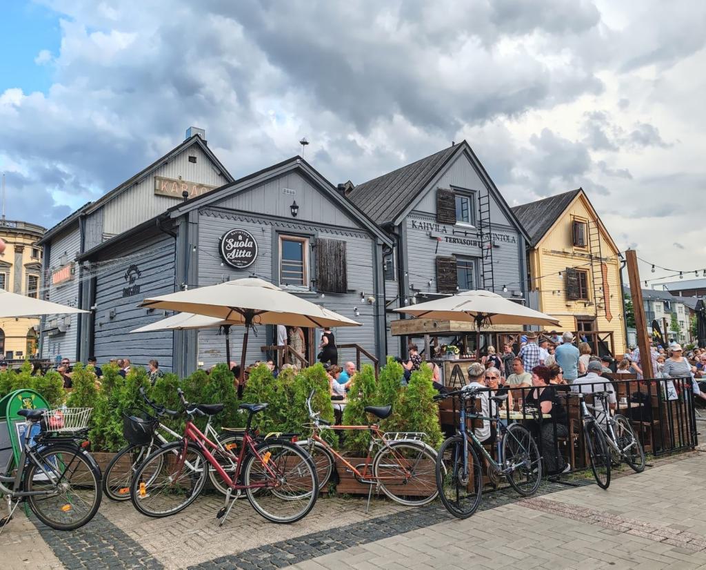 Torinrannan aittoja, Oulu | Kesäturistina Suomessa ja road trip halki Itä-Euroopan | Elämää Nomadina