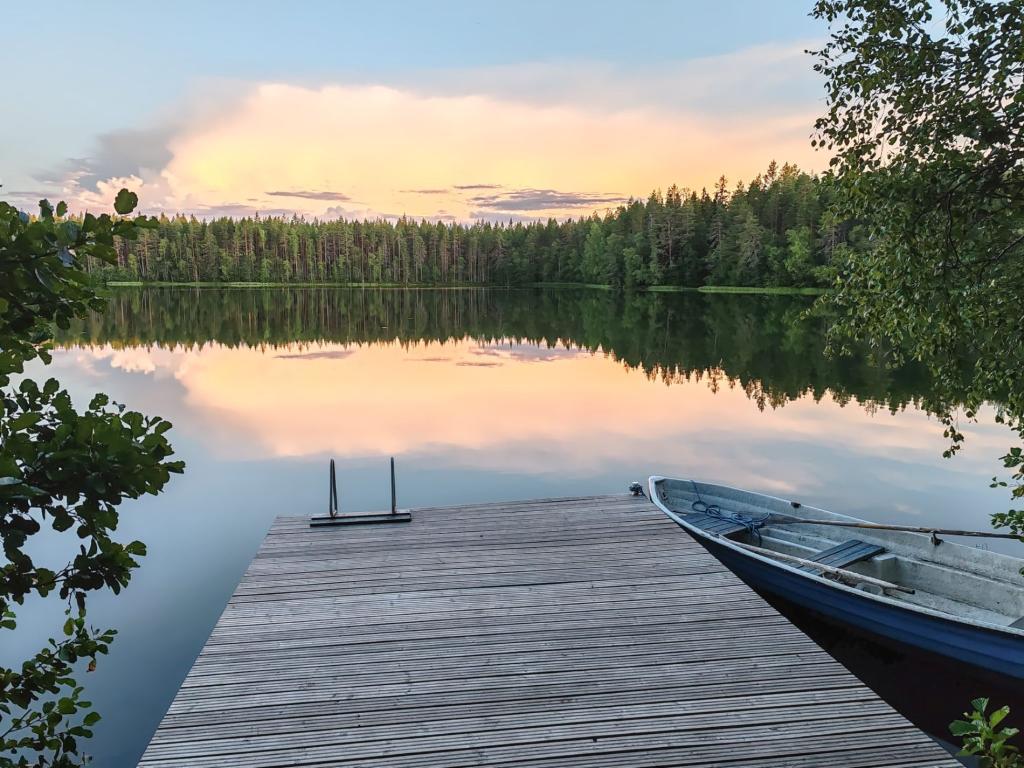 Auringonlasku, Kirvesjärvi, Rokua | Kesäturistina Suomessa ja road trip halki Itä-Euroopan | Elämää Nomadina