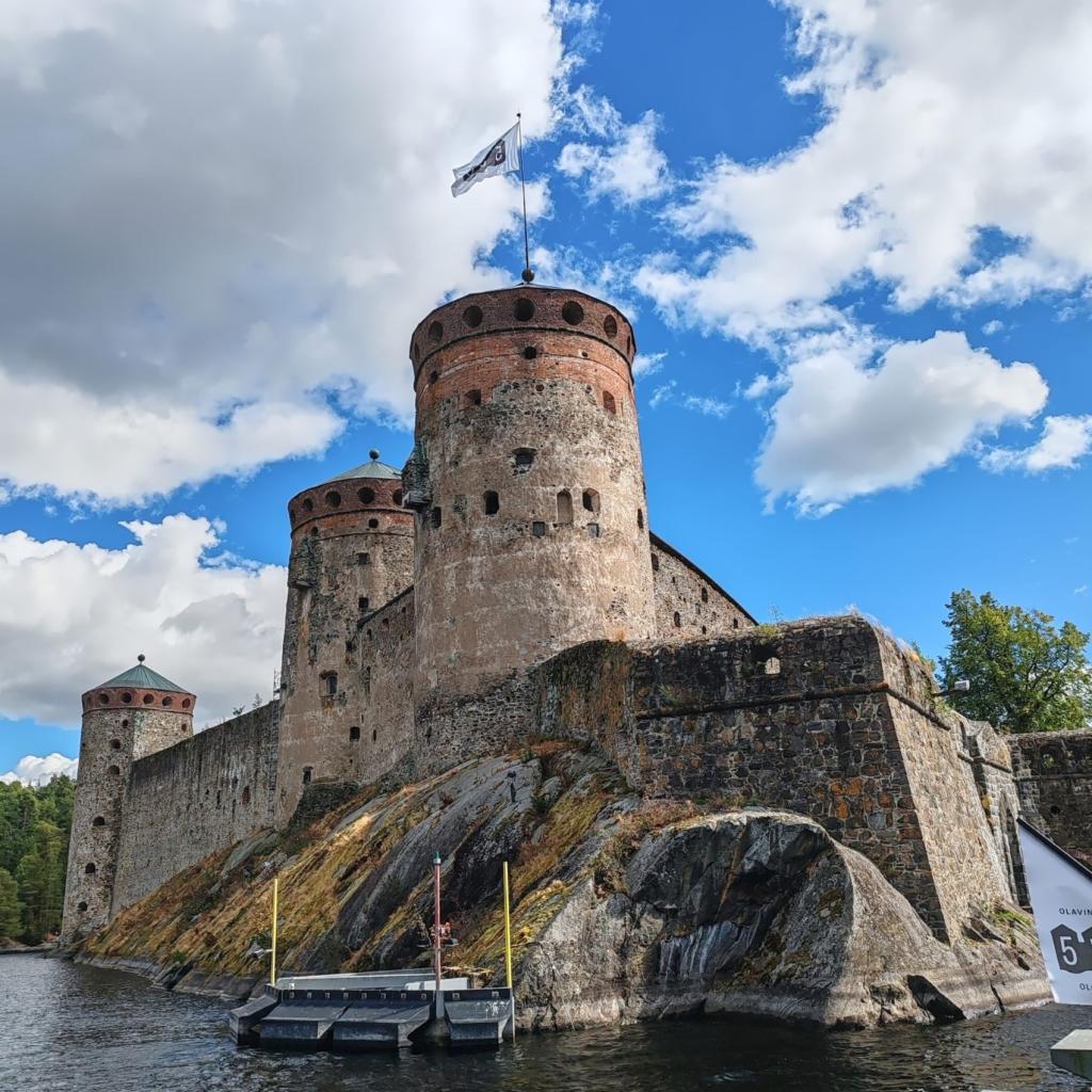 Olavinlinna | Kesäturistina Suomessa ja road trip halki Itä-Euroopan | Elämää Nomadina