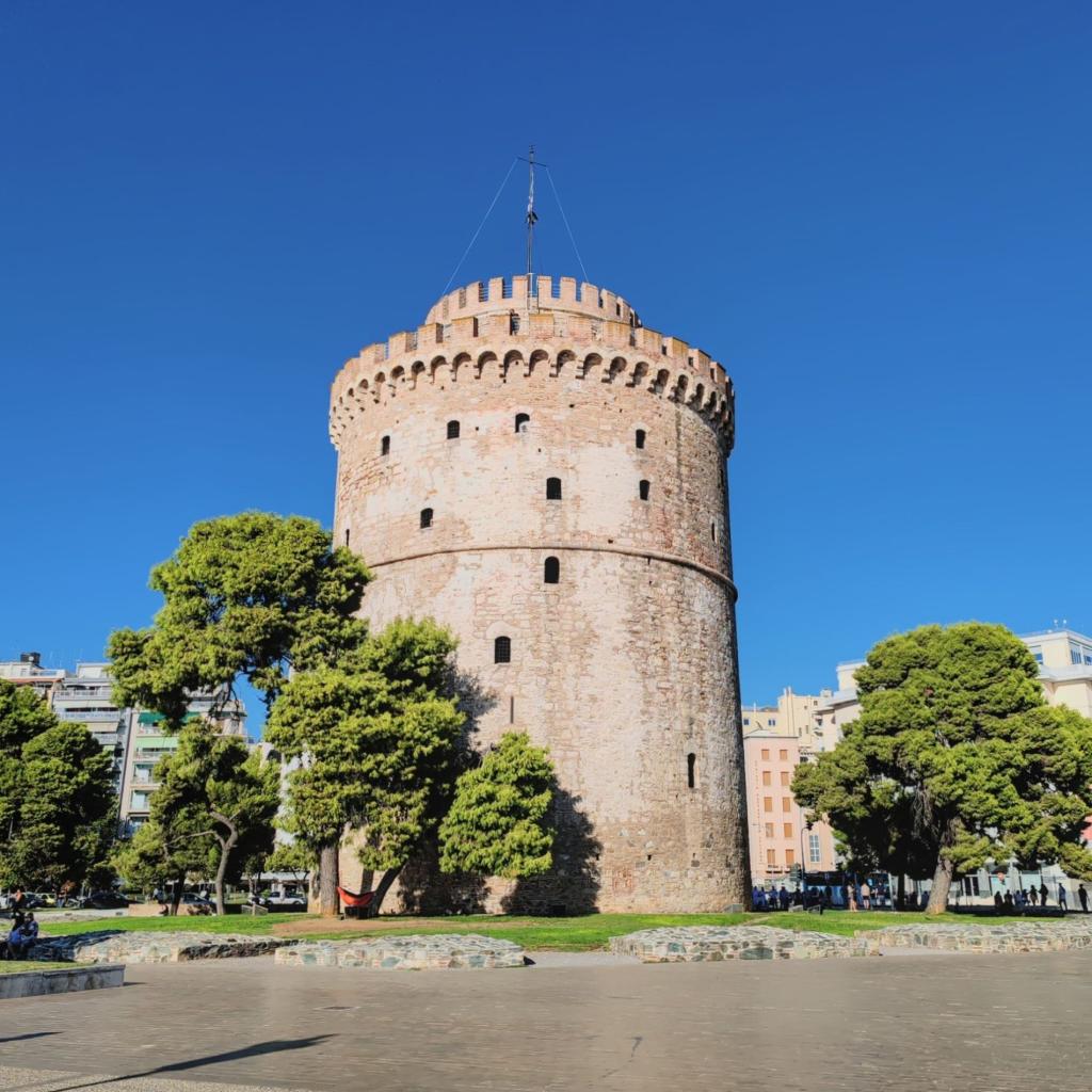 Thessalonikin Valkoinen torni | Autolla Euroopassa: Korfu ja Thessaloniki Kreikassa | Elämää Nomadina