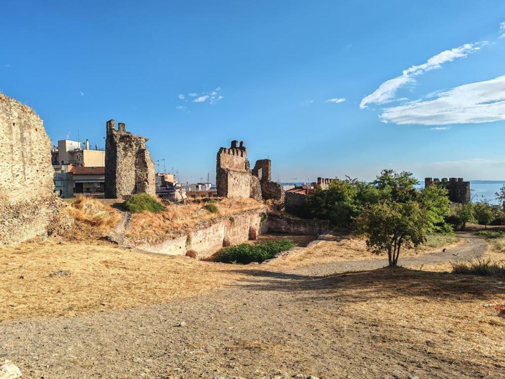 Thessalonikin bysanttilainen linnoitus ja aktopolis | Autolla Euroopassa: Korfu ja Thessaloniki Kreikassa | Elämää Nomadina