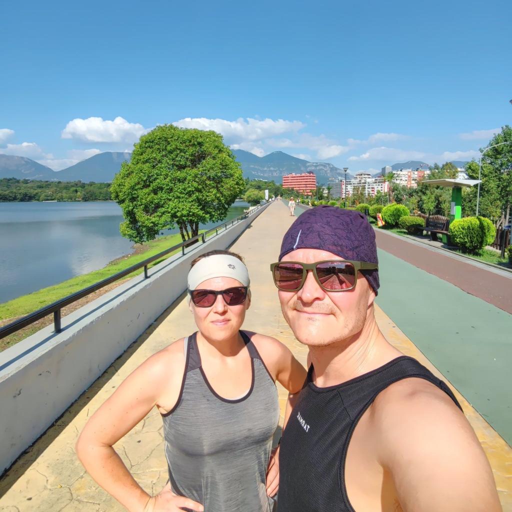 Lenkillä Tirana Lake Parkissa | Albania: Kruja, Tirana ja rannikkoa | Elämää Nomadina