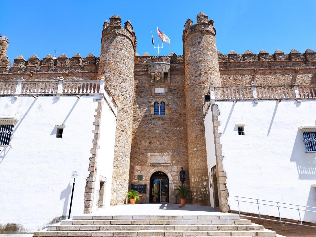 Zafran linnahotelli | Road trip Espanjasta Portugaliin | Elämää Nomadina