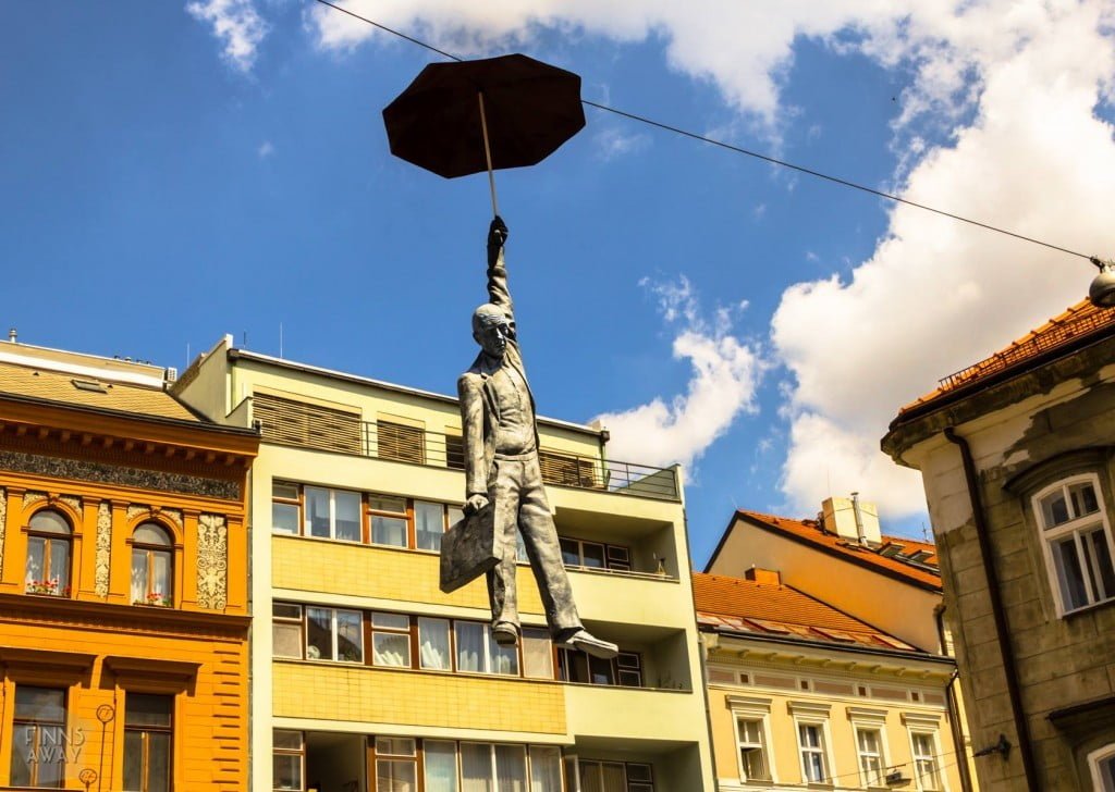 Patsas Prahan katujen yllä | Elämää Nomadina blogi