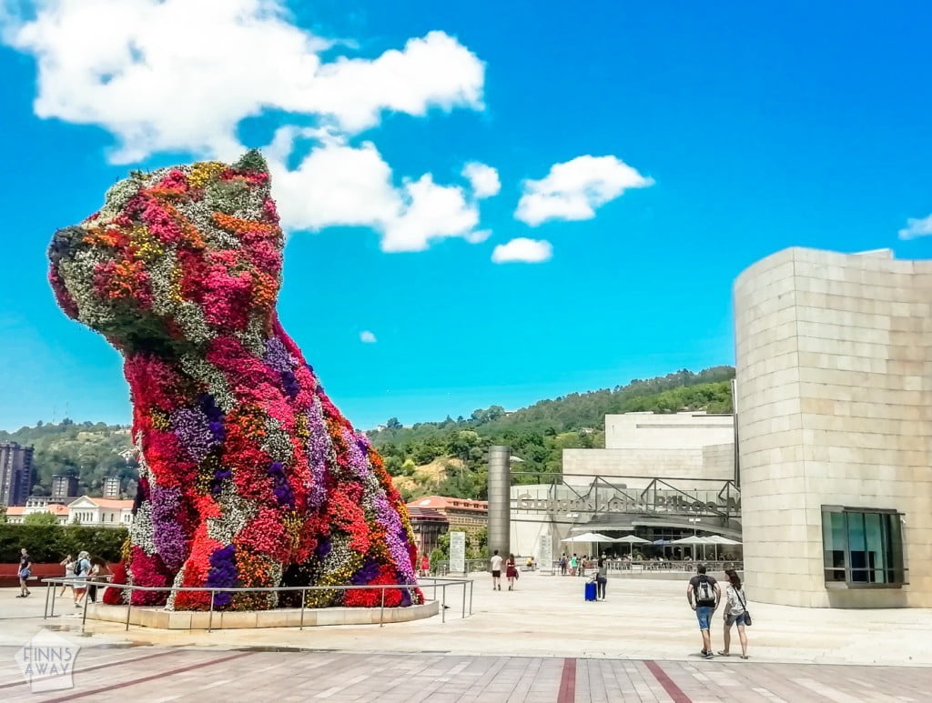 Kukkakoira Puppy vartioi Bilbaon Guggenheimia | Baskimaa, Espanja | Elämää Nomadina Blogi