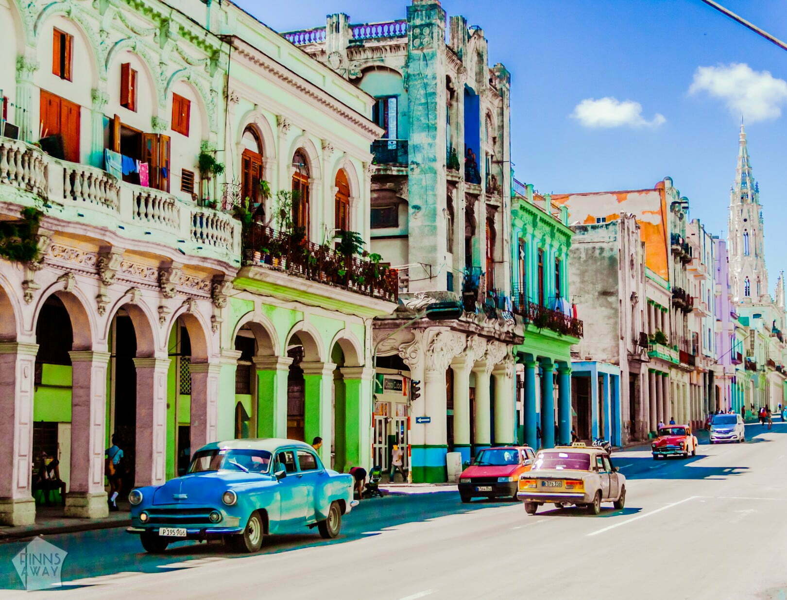 Havannan kadut ovat värikkäitä ja täynnä elämää | Kuuba | Elämää Nomadina blogi