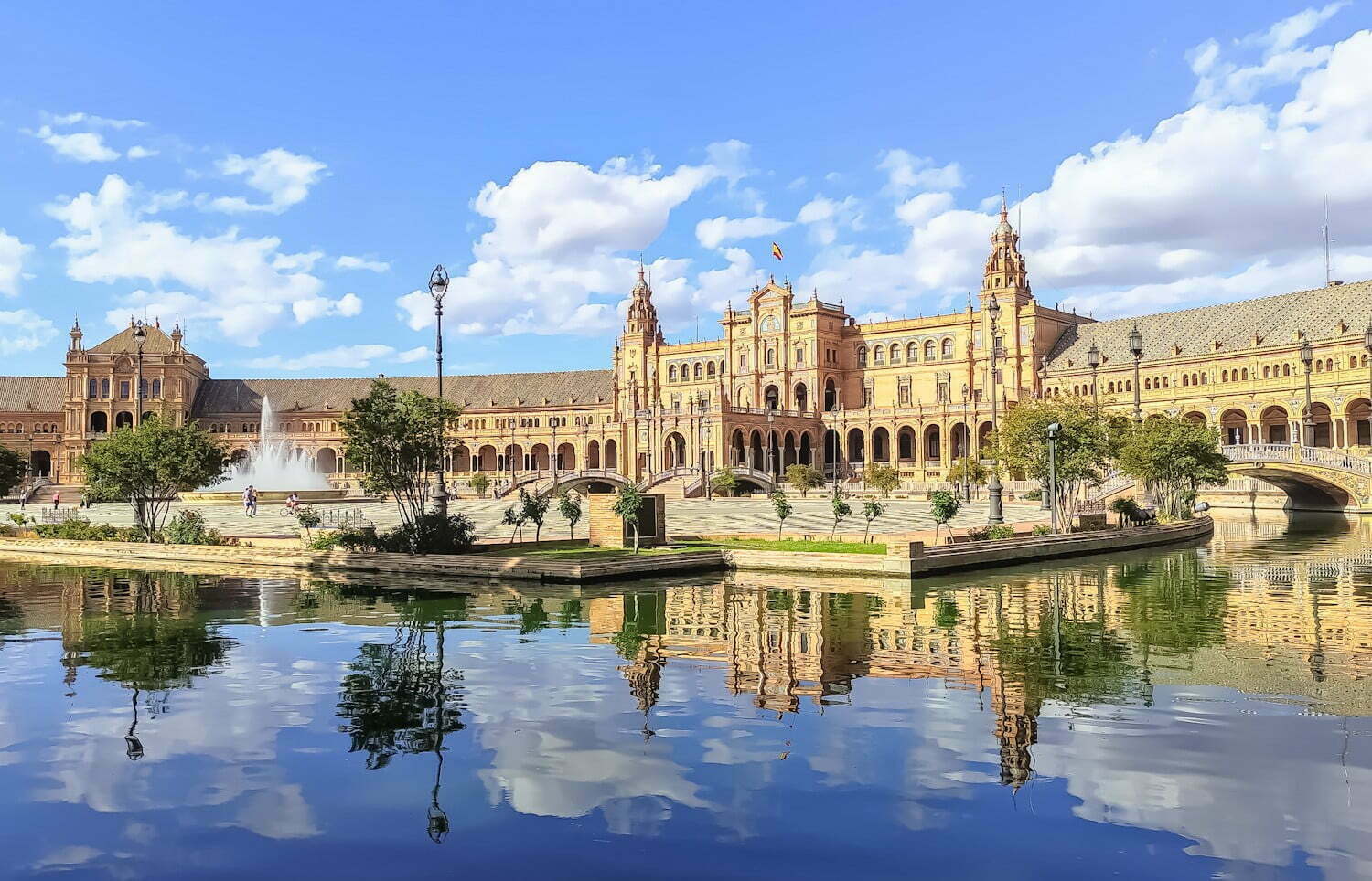 Plaza de Espana | Sevilla, Andalusia, Espanja | Elämää Nomadina blogi